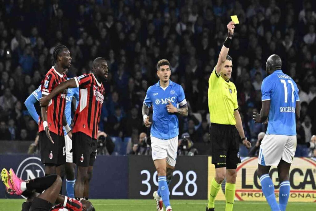Napoli conquista la vittoria su Milan: 2-1 in diretta con foto esclusive