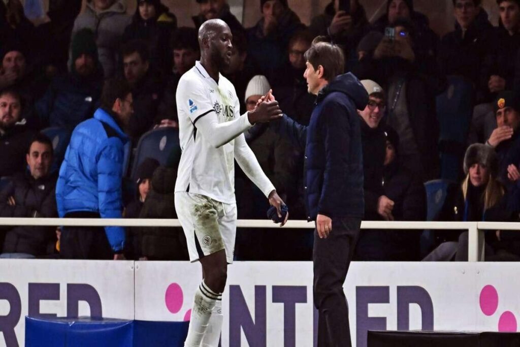 Napoli in corsa per il titolo: Conte al timone per la volata finale