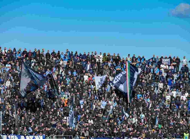 Napoli in festa: la città unita resiste e non si arrende