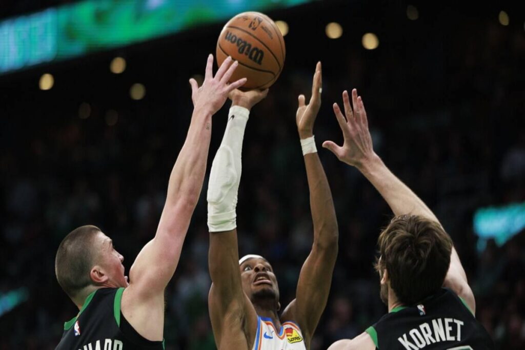 Oklahoma City Thunder sorprendono a Boston con una vittoria straordinaria
