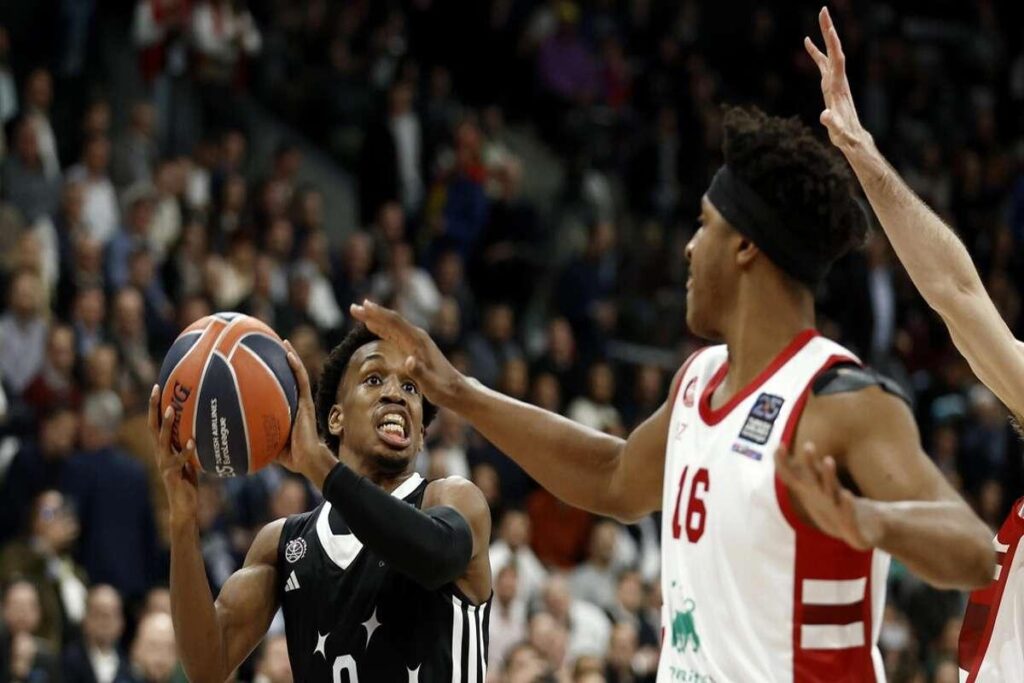Paris-EA7 Milano cede il passo a un'Eurolega travolgente: il match finisce 92-79