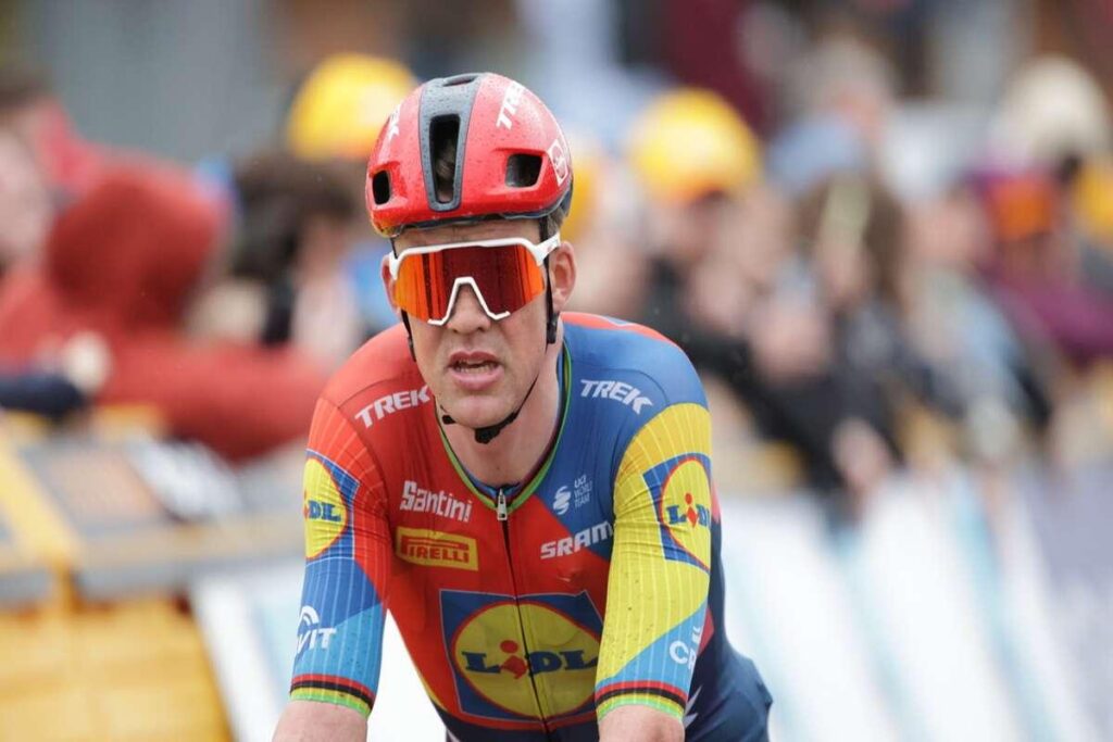 Pedersen trionfa alla Gand-Wevelgem, Milan conquista il podio con un terzo posto brillante
