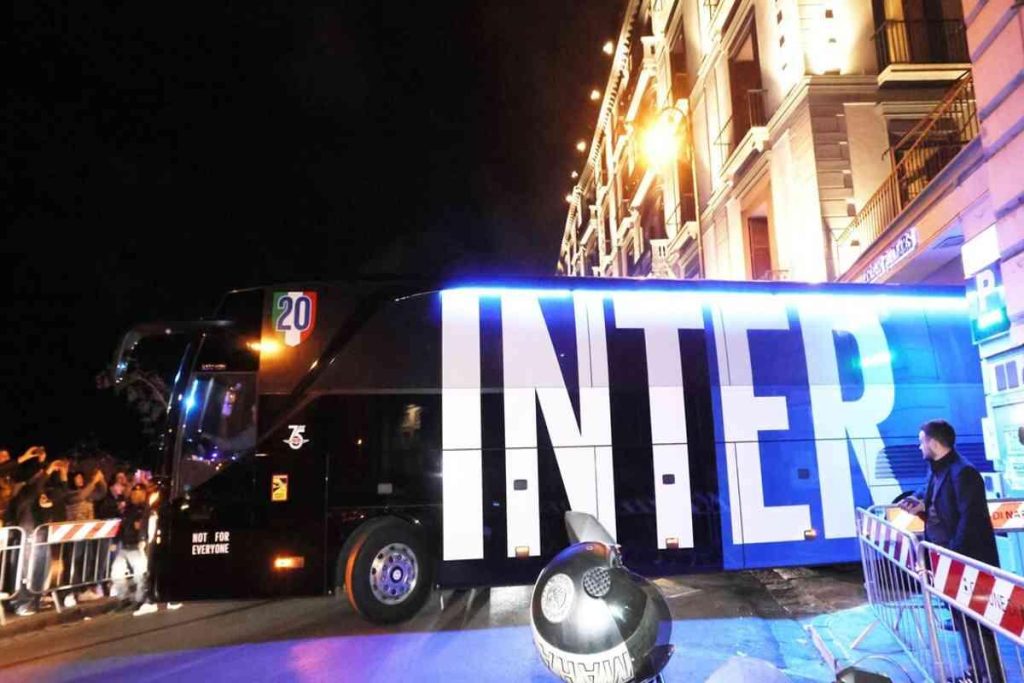 Pizzul e il suo amore per l'Inter: un tributo ai successi raccontati con passione