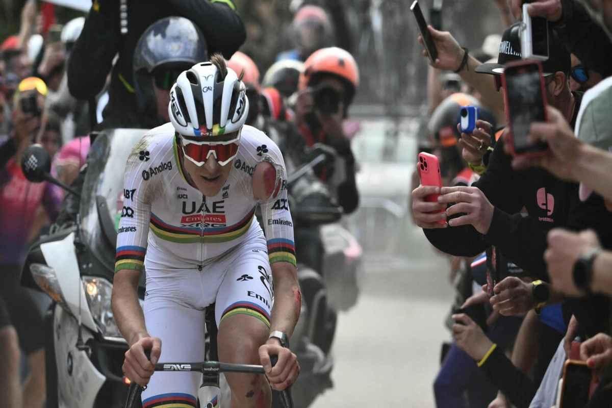 Pogacar risorge e conquista il tris alle Strade Bianche 2025