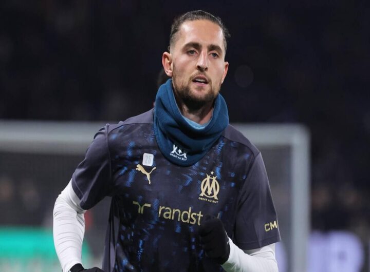 Rabiot risponde ai tifosi del PSG: la sua denuncia sui social fa discutere