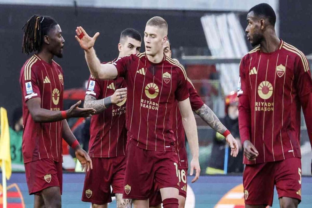 Roma vince contro il Cagliari, ma Dybala si infortuna e preoccupa i tifosi