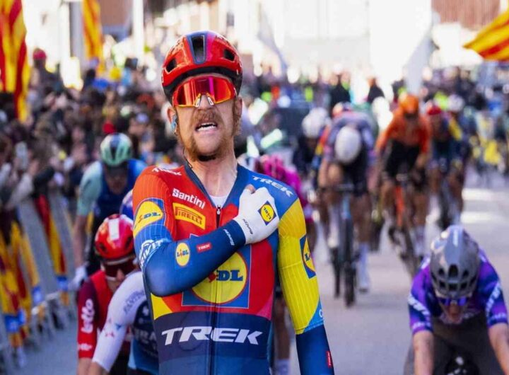 Simmons trionfa nella sesta tappa del Giro di Catalogna, nonostante il vento avverso