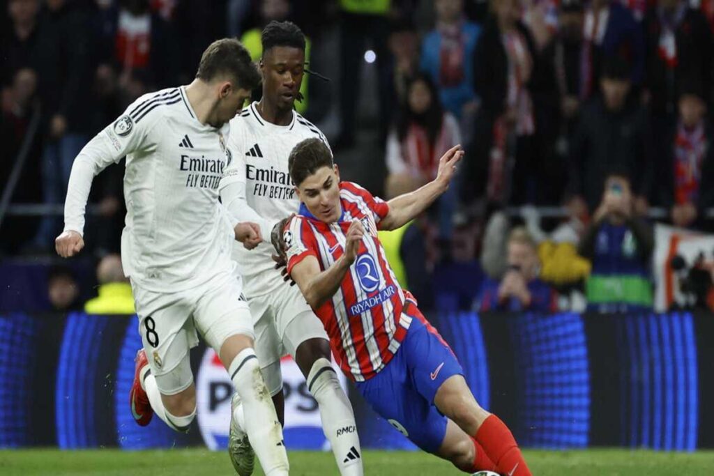 Uefa: perché il gol di Alvarez deve essere annullato e la regola necessita di una revisione