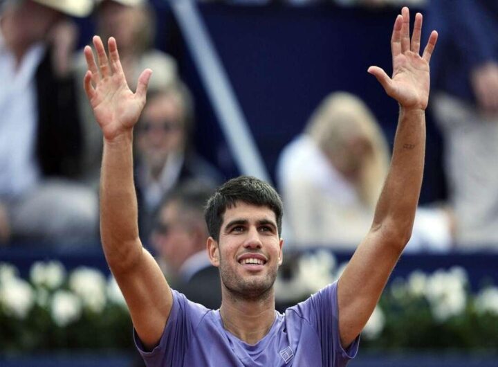 Alcaraz avanza senza sforzi, de Minaur eliminato a Barcellona
