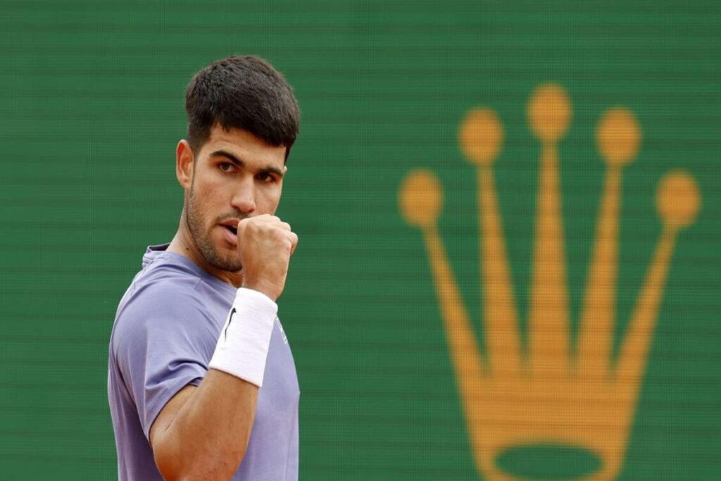Alcaraz conquista la semifinale a Montecarlo battendo Fils in un emozionante match