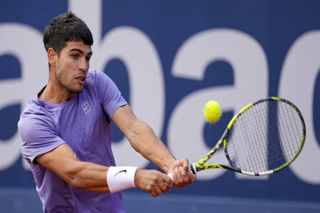 Alcaraz trionfa su Fils e conquista la finale ad ATP Barcellona