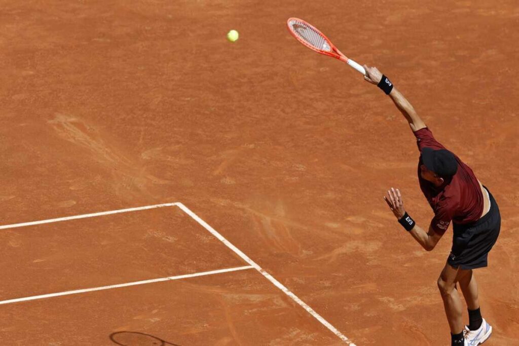Arnaldi sorprende Djokovic e conquista il terzo turno a Madrid
