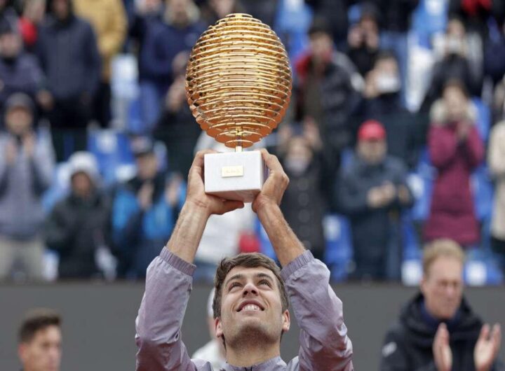 Bove festeggia sui social il trionfo dell'amico Cobolli nel tennis
