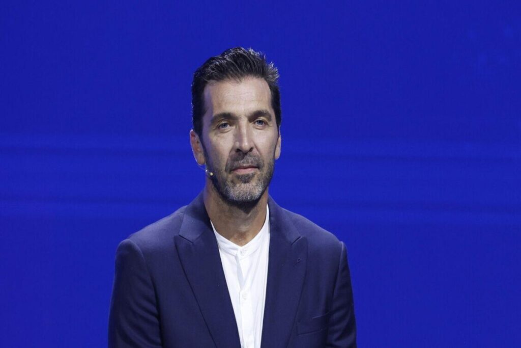 Buffon: Napoli fa un passo decisivo, ma la corsa al campionato è ancora aperta
