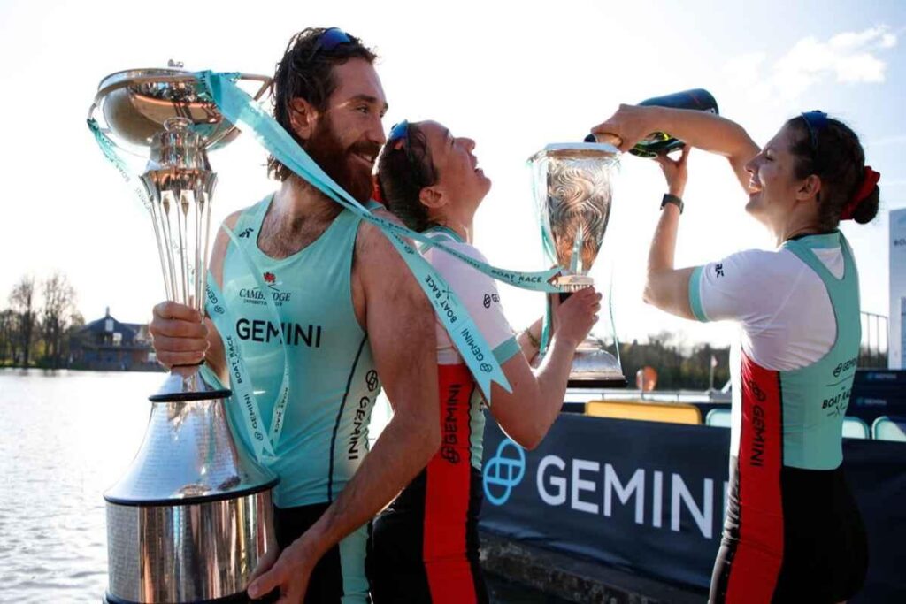 Cambridge trionfa nella storica 'The Boat Race' con le sue squadre maschili e femminili