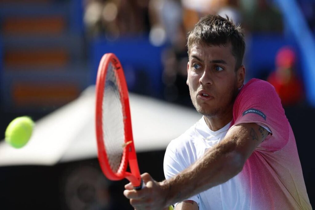 Cobolli sorprende a Bucarest e conquista i quarti di finale di tennis
