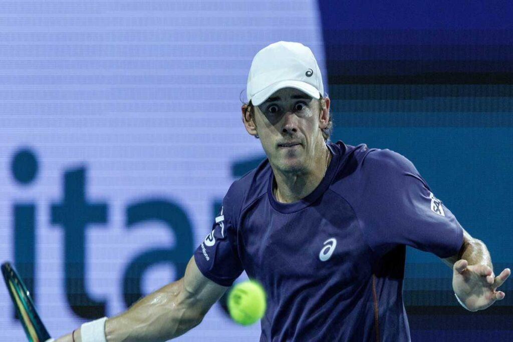 De Minaur sorprende e conquista la semifinale a Montecarlo dopo la vittoria su Dimitrov