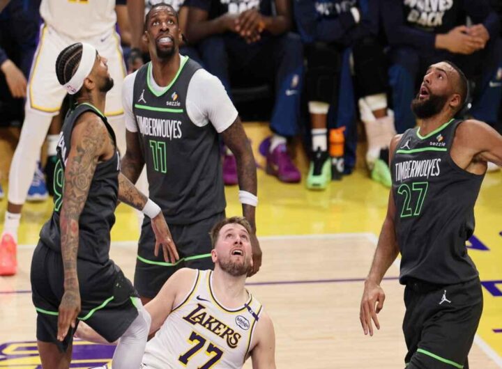 I Los Angeles Lakers inciampano all'inizio dei playoff NBA