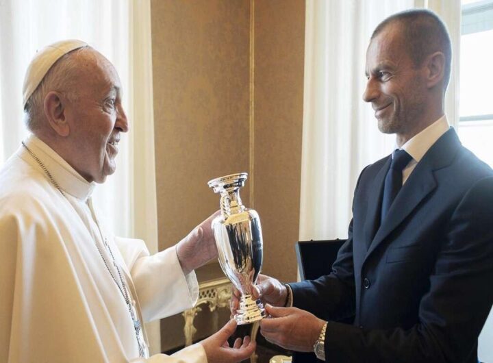 Il cordoglio dell'Uefa per la scomparsa del Papa: Ceferin lo definisce un faro di speranza