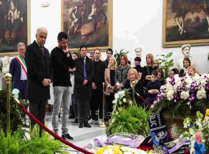 La Lazio rende omaggio a Suor Paola: un tributo emozionante in Campidoglio con Baroni e i calciatori