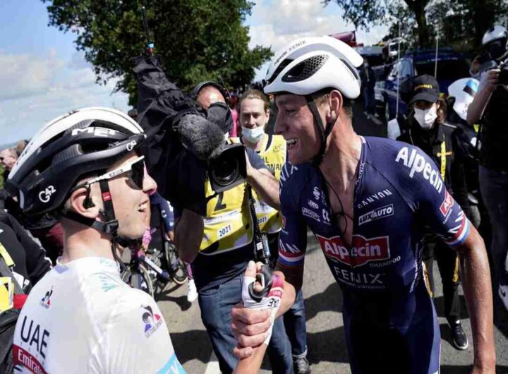 La battaglia epica tra Van der Poel e Pogacar sul pavé del Giro delle Fiandre