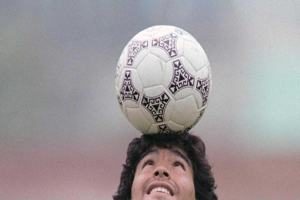 L'ex moglie di Maradona rivela: 'I medici lo avevano sequestrato, voleva che lo portassi via'