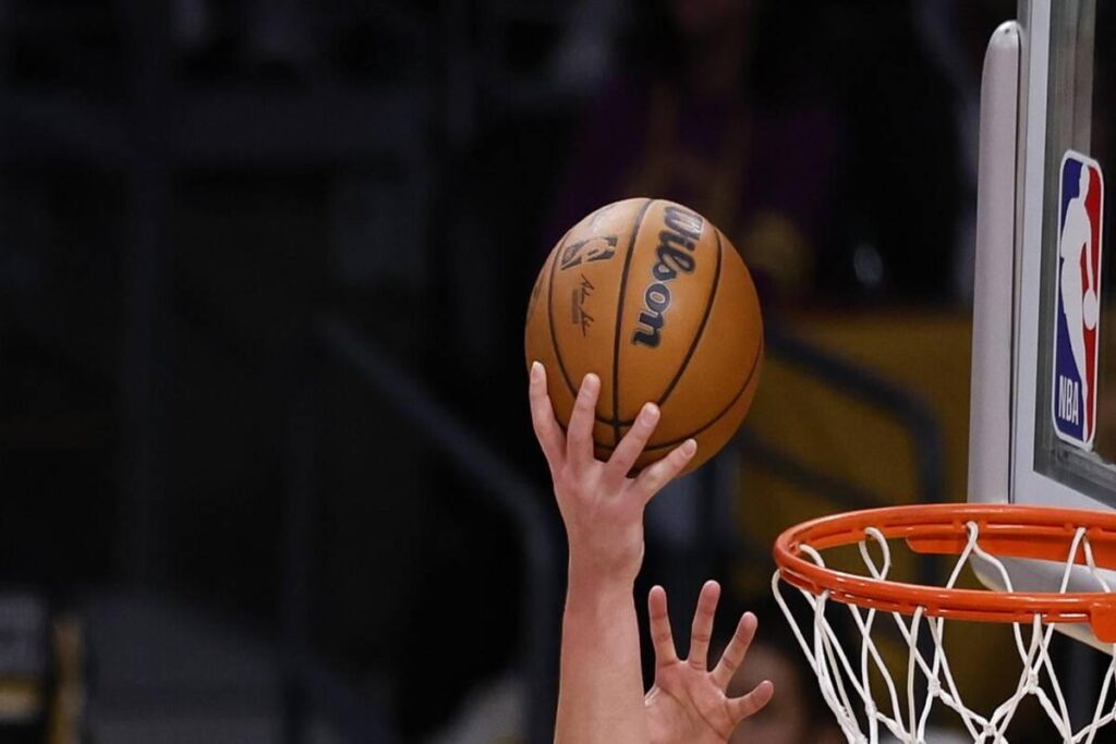 Miami conquista Boston mentre Cleveland domina i Knicks nella notte Nba
