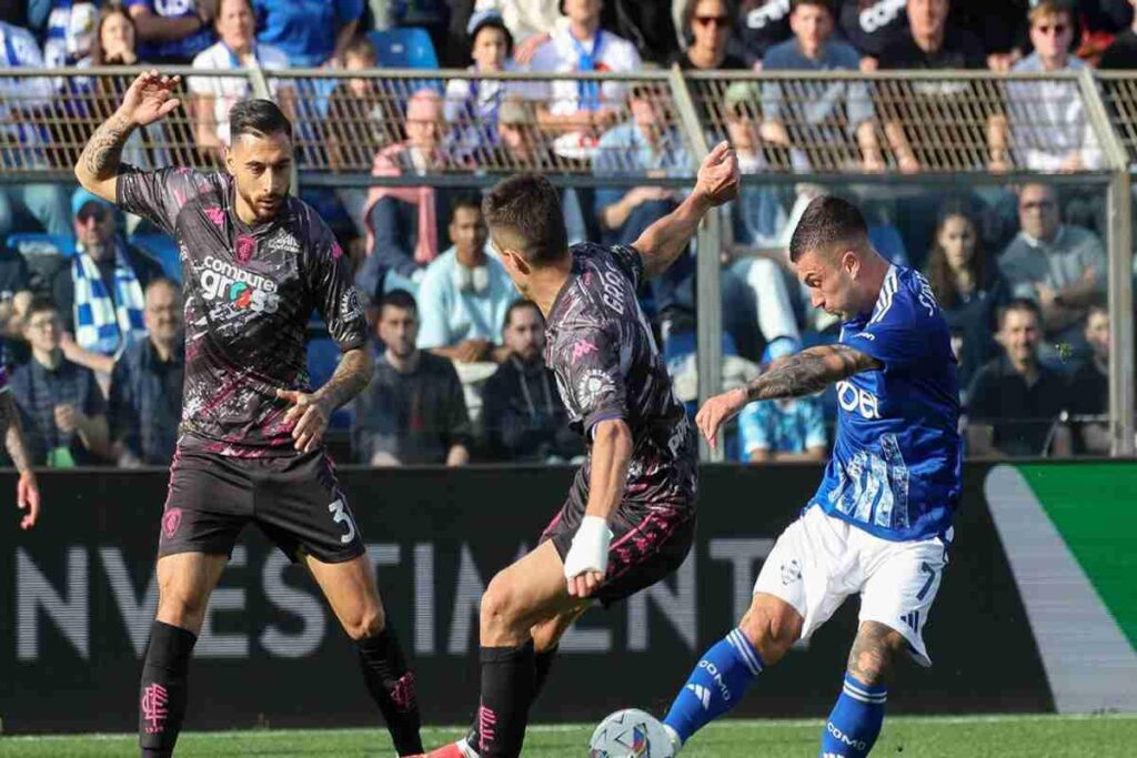 Milan trionfa a Venezia mentre il Como conquista la salvezza contro il Genoa