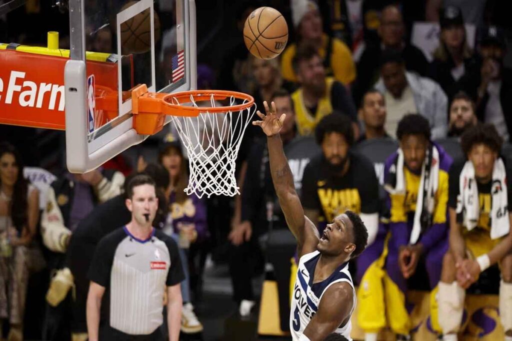 Minnesota domina, i Lakers rischiano l'eliminazione definitiva