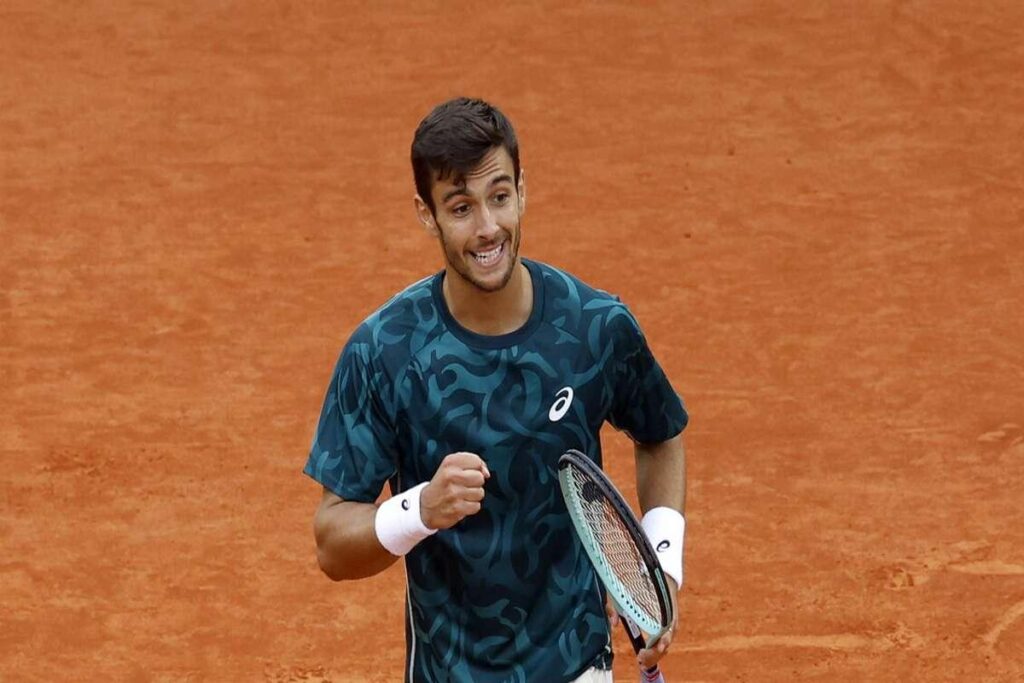 Musetti e Alcaraz in parità nel primo set della finale Atp di Montecarlo: segui la diretta con foto esclusive