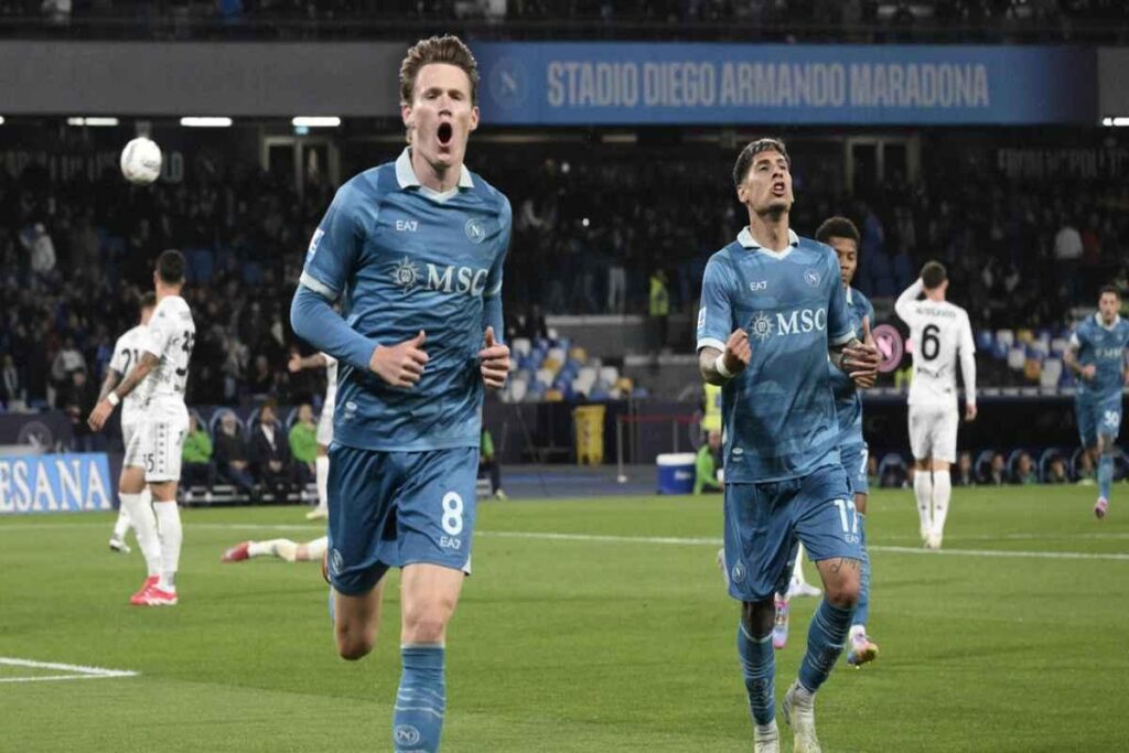Napoli inarrestabile: tre gol all'Empoli e avvicinamento all'Inter