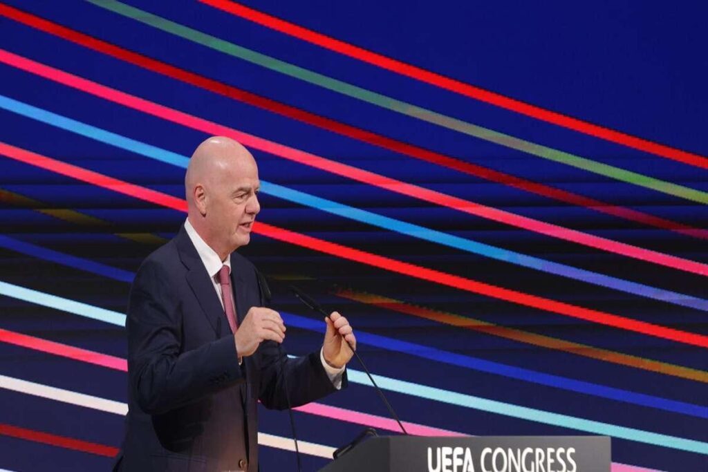 Papa e Infantino: un'alleanza di passione per il calcio