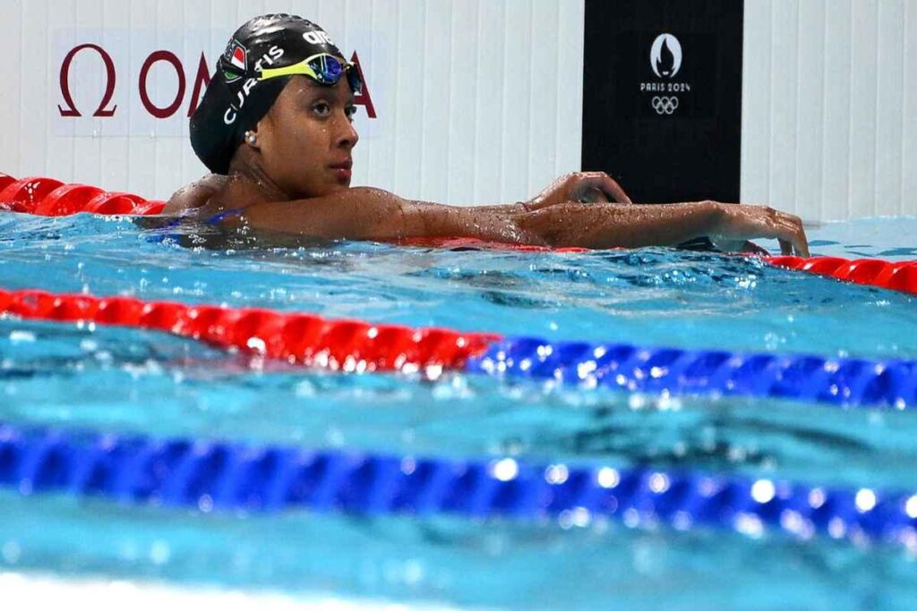 Pellegrini perde il record italiano, ma Sara Curtis conquista i 100 metri nel nuoto