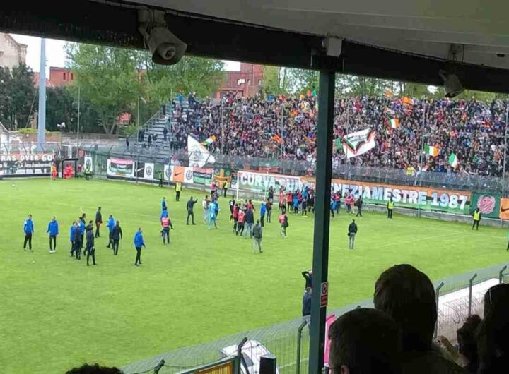 Stadio Penzo in festa: il Milan conquista Venezia con il tutto esaurito
