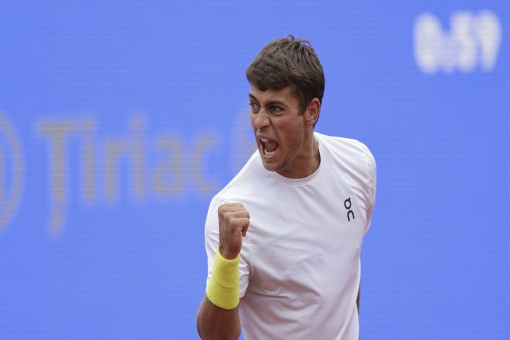 Tennis: Cobolli e Darderi brillano con vittorie, Volandri scrive un'altra bella pagina