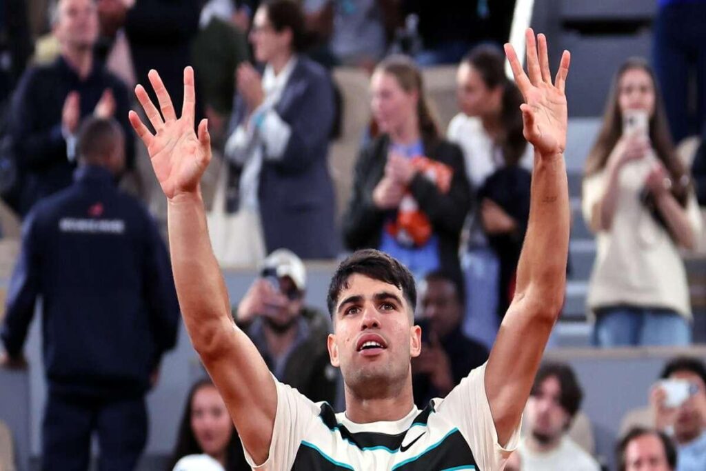 Alcaraz conquista il terzo turno del Roland Garros superando Marozsan