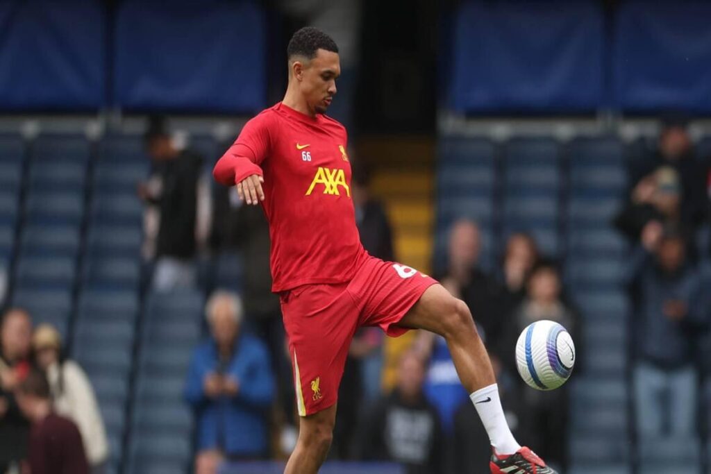 Alexander-Arnold sorprende tutti: l'addio al Liverpool è ufficiale
