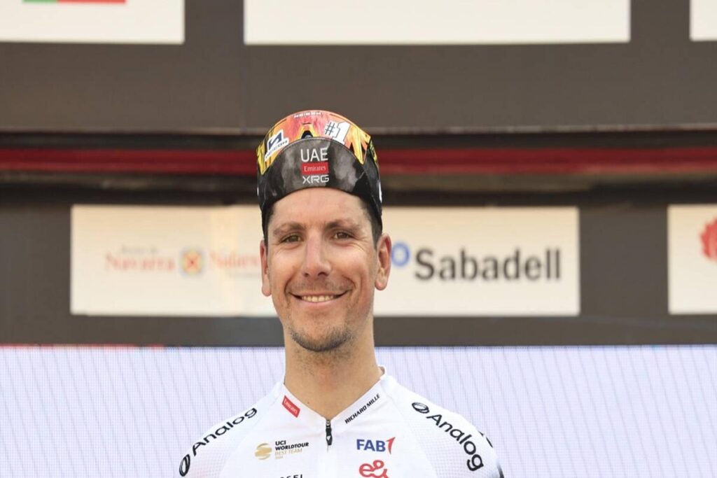 Almeida trionfa al Romandia, Evenepoel conquista la cronometro