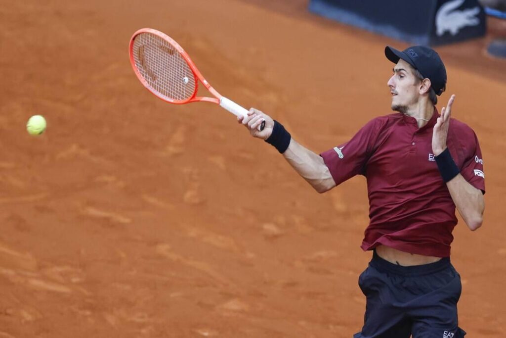 Arnaldi eliminato al primo turno, Bautista avanza nel torneo internazionale