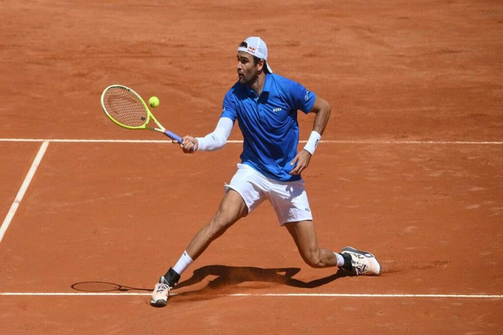 Berrettini si ritira e Ruud avanza agli ottavi: colpi di scena agli Internazionali