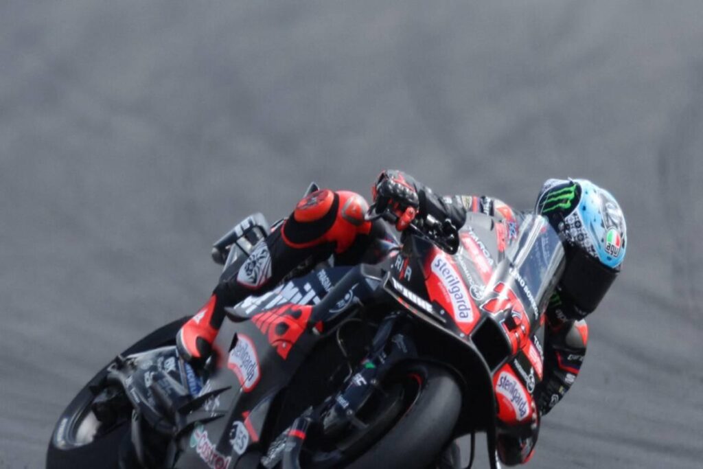 Bezzecchi trionfa nel GP del Regno Unito: una vittoria da ricordare nella MotoGP