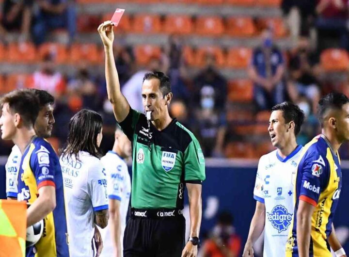 Calciatore colpisce l'arbitro con una testata: arriva un Daspo di 5 anni