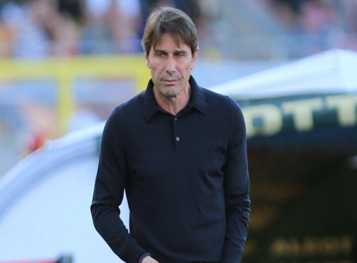 Calcio: Conte afferma che chi vince scrive la storia mentre gli altri la leggono