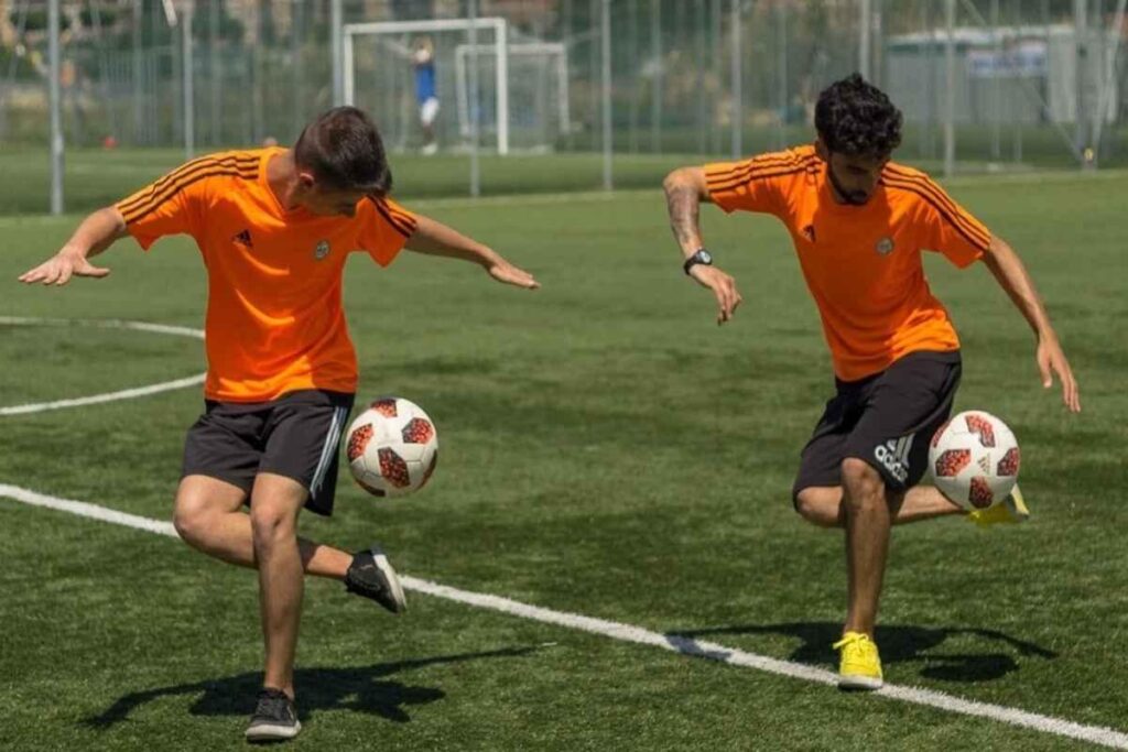 Calcio freestyle: la magia del palleggio acrobatico in azione