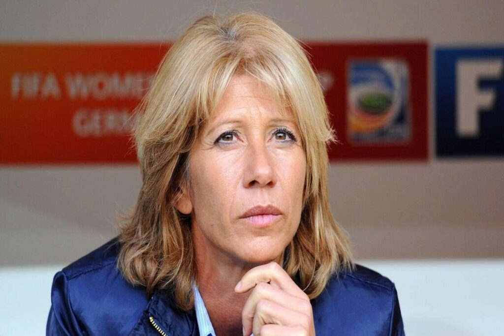 Carolina Morace premiata ai UEFA Football Awards 2025: un trionfo per il calcio femminile