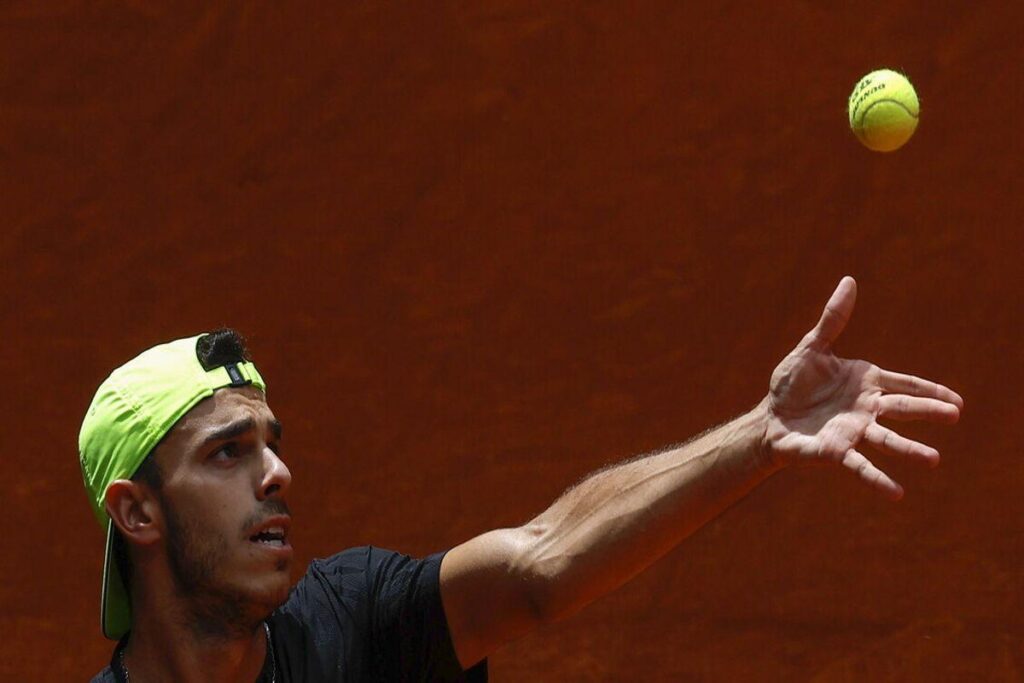Cerundolo conquista la semifinale di Madrid battendo Mensik in un match emozionante