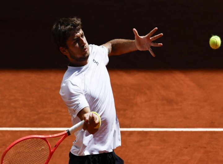 Cobolli sorprende ad Amburgo e conquista gli ottavi di finale