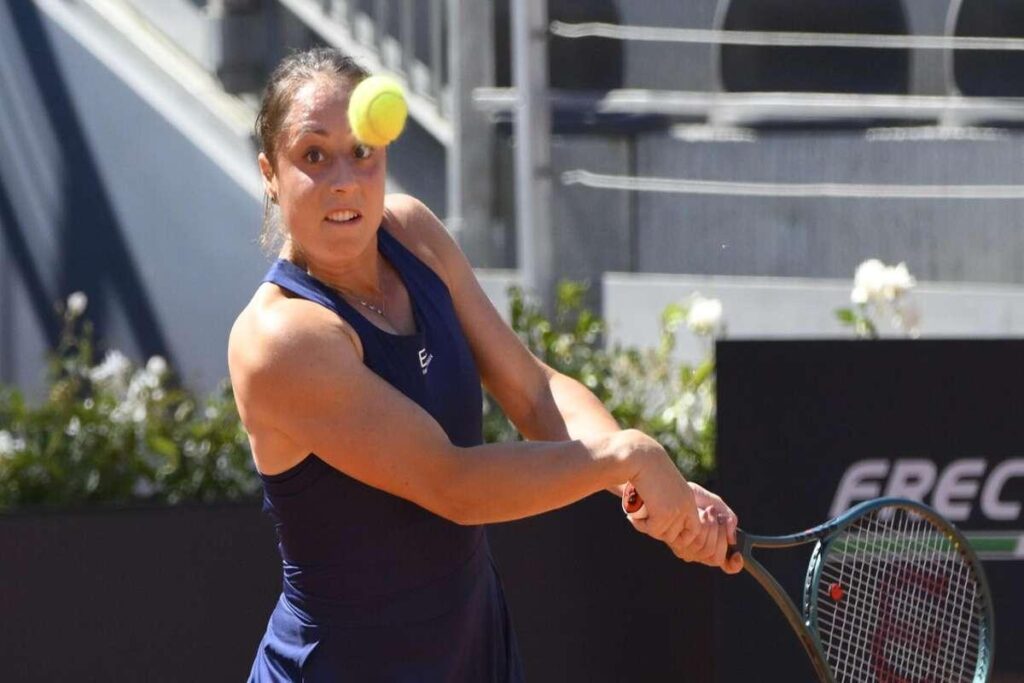 Cocciaretto avanza al Roland Garros dopo aver superato l'americana Townsend