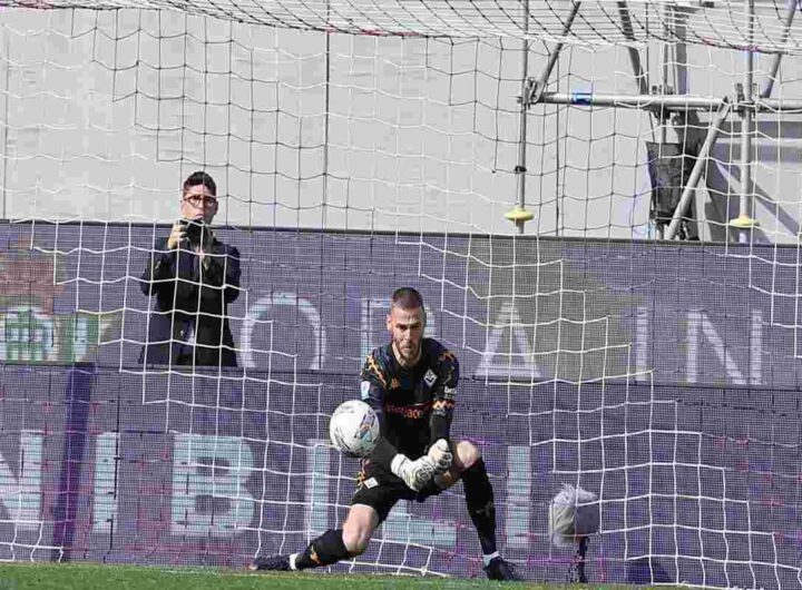 De Gea firma un nuovo contratto triennale con la Fiorentina