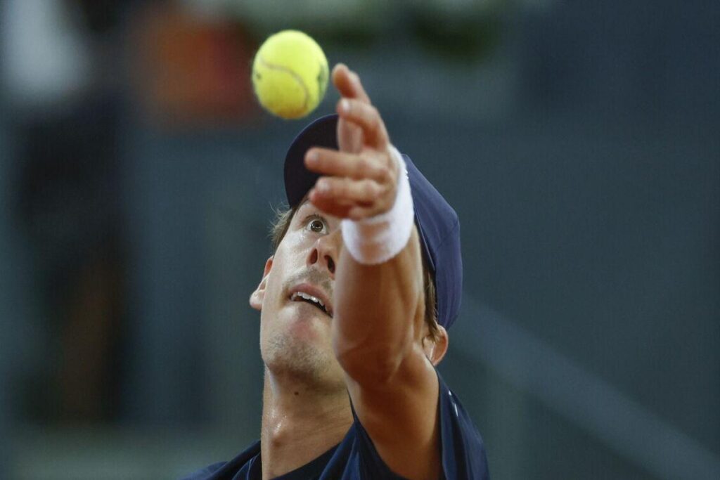 De Minaur avanza al terzo turno, Nardi fuori dagli Internazionali